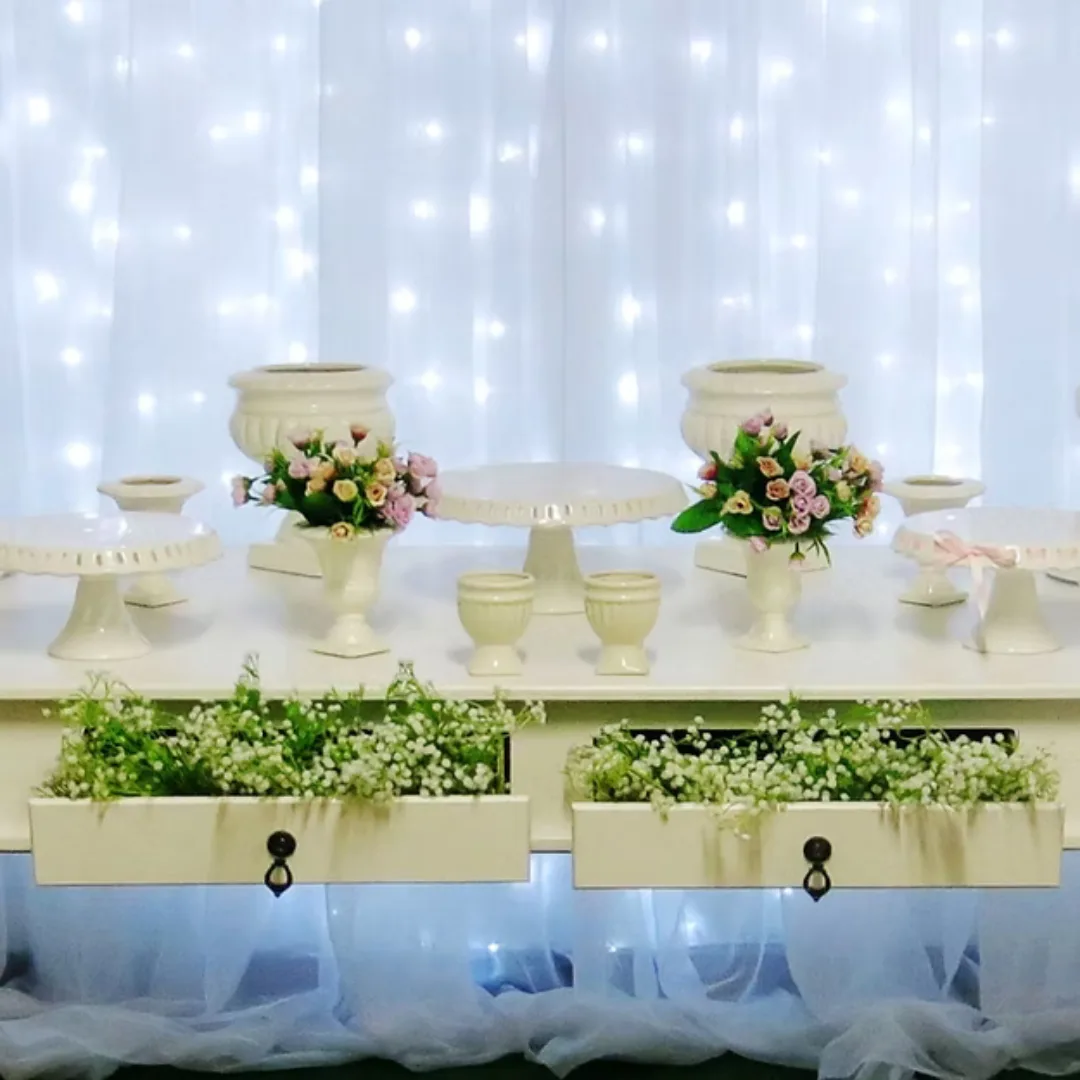 Cortina com LEDs e Controle Remoto - 8 Modos de Luz -  Para Decoração de Ambientes e Eventos