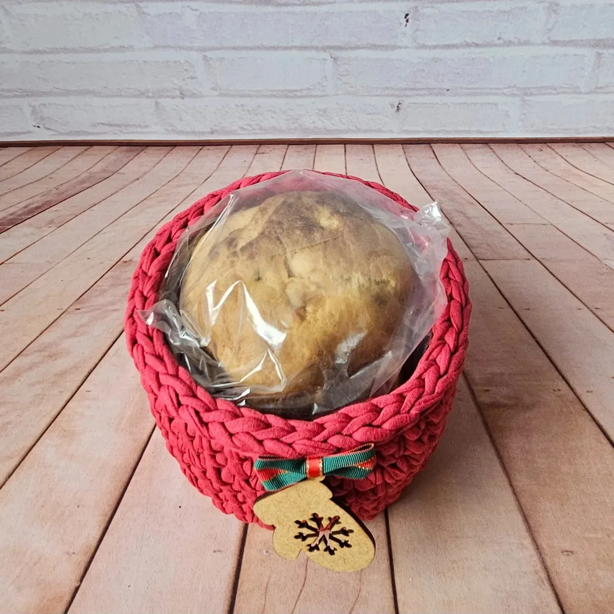 Porta Panetone de Crochê Vermelho com Luvinha