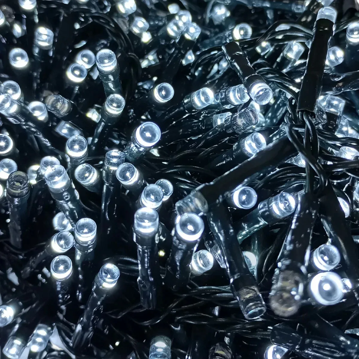 Pisca Festão 1000 LEDs Quentes com Estrobo Branco Frio - 50m/80m, Bivolt, Uso Interno e Externo
