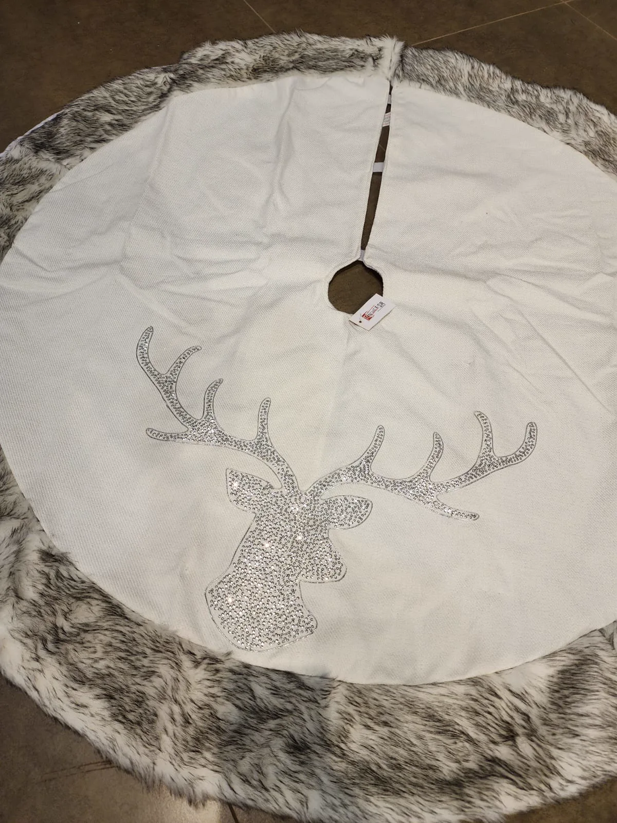 SAIA DE ÁRVORE RENA PRATA COM BRANCO LUXO
