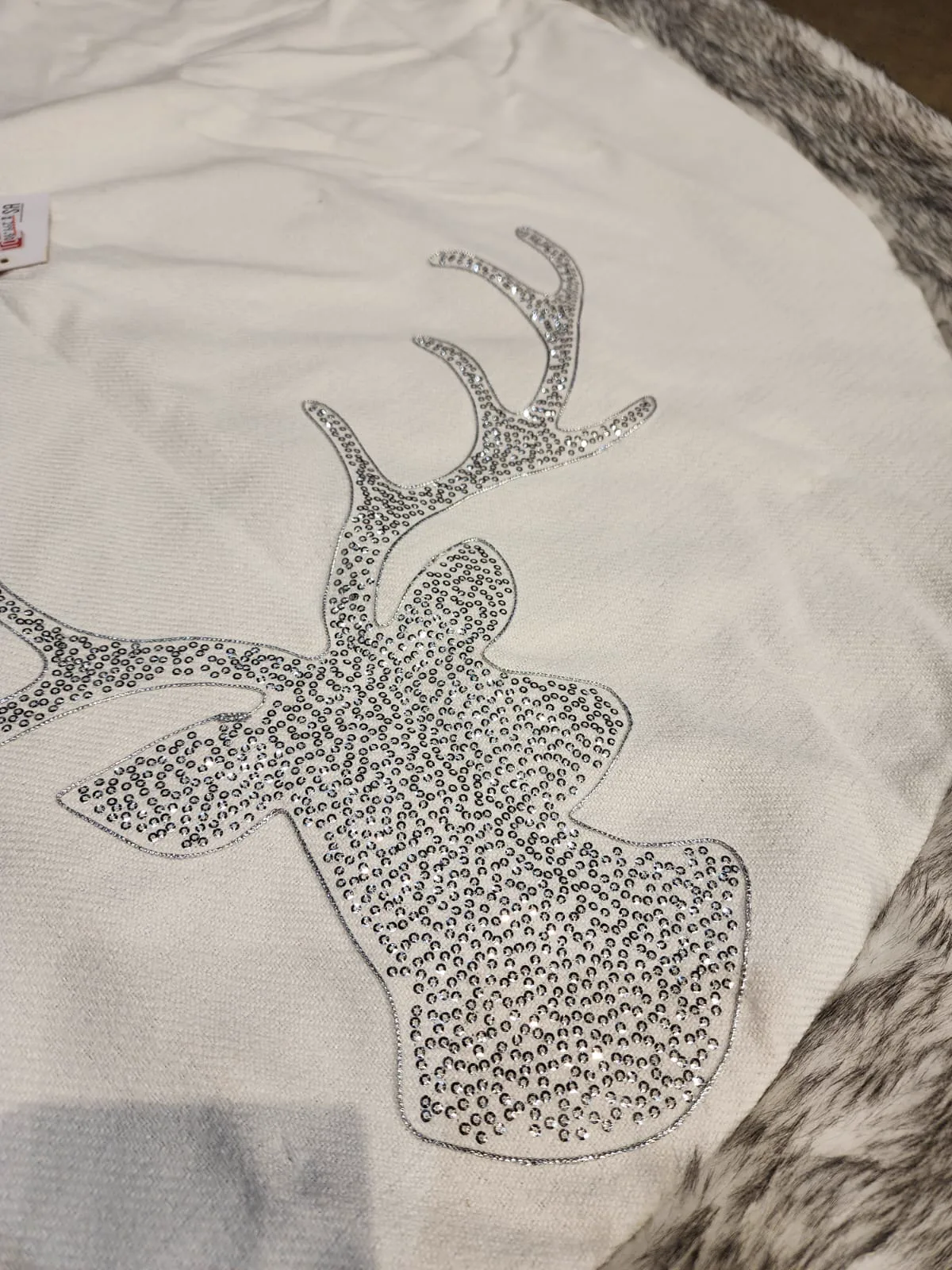 SAIA DE ÁRVORE RENA PRATA COM BRANCO LUXO