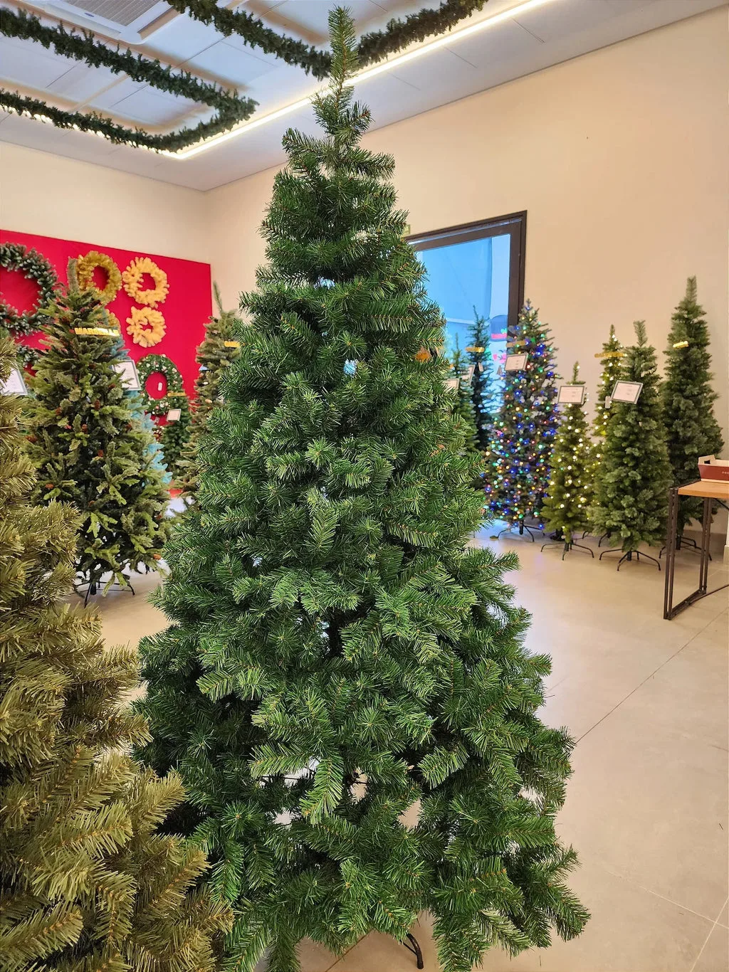 Árvore de Natal Tradicional Copacabana 2,40m 1000 Galhos